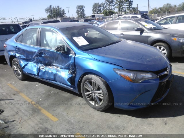 4T1BF1FK6HU702720 - 2017 TOYOTA CAMRY LE/XLE/SE/XSE 蓝色 照片 1