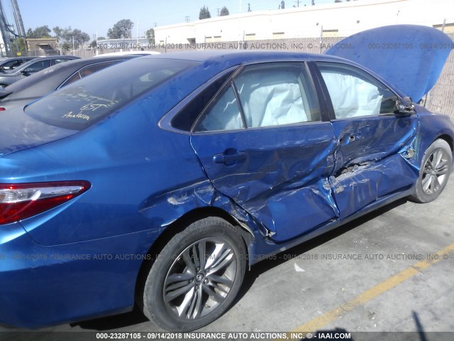 4T1BF1FK6HU702720 - 2017 TOYOTA CAMRY LE/XLE/SE/XSE 蓝色 照片 6