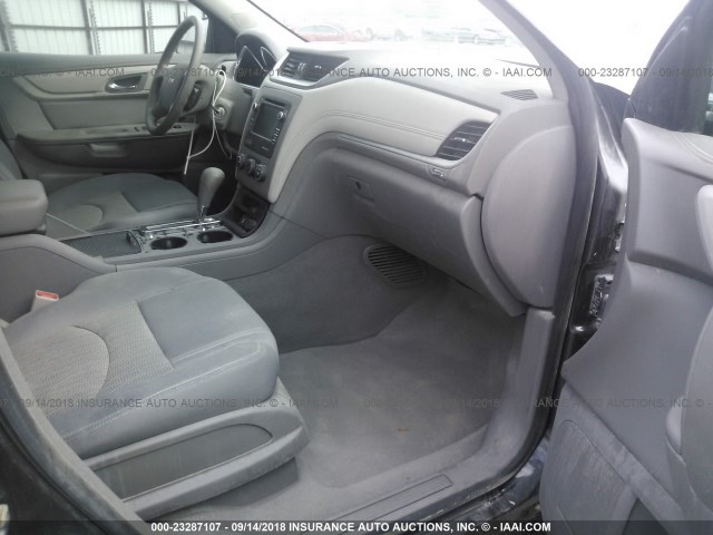 1GNKRFKD3FJ294425 - 2015 CHEVROLET TRAVERSE LS GRAY photo 5