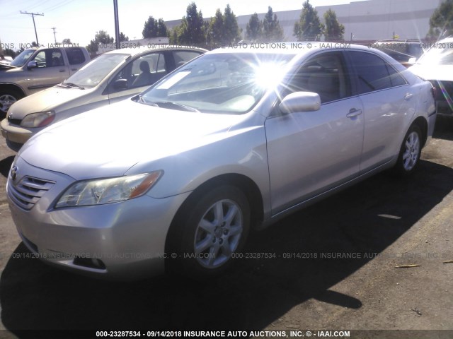 JTNBE46K373067772 - 2007 TOYOTA CAMRY NEW GENERAT CE/LE/XLE/SE SILVER photo 2
