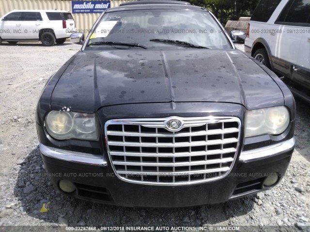 2C3JA63H25H530581 - 2005 CHRYSLER 300C BLACK photo 6