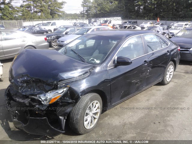 4T1BF1FK6GU551683 - 2016 TOYOTA CAMRY LE/XLE/SE/XSE BLACK photo 2