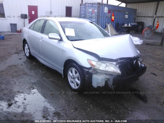4T1BE46KX7U658725 - 2007 TOYOTA CAMRY NEW GENERAT CE/LE/XLE/SE SILVER photo 1