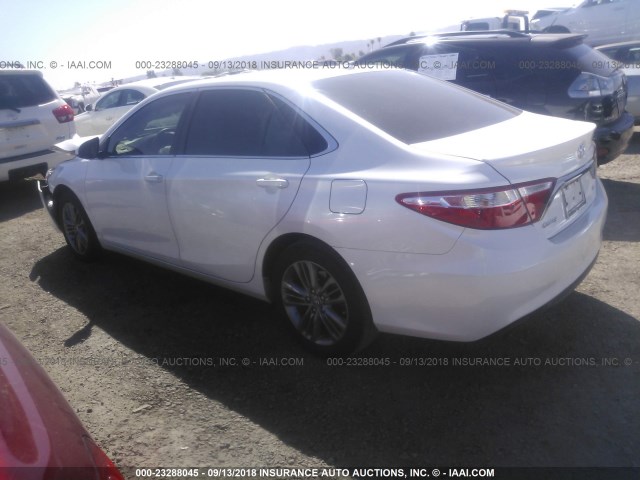 4T1BF1FK4HU271715 - 2017 TOYOTA CAMRY LE/XLE/SE/XSE 白色 照片 3