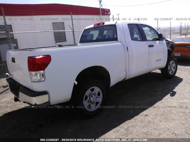 5TFRM5F17AX013104 - 2010 TOYOTA TUNDRA DOUBLE CAB SR5 WHITE photo 4