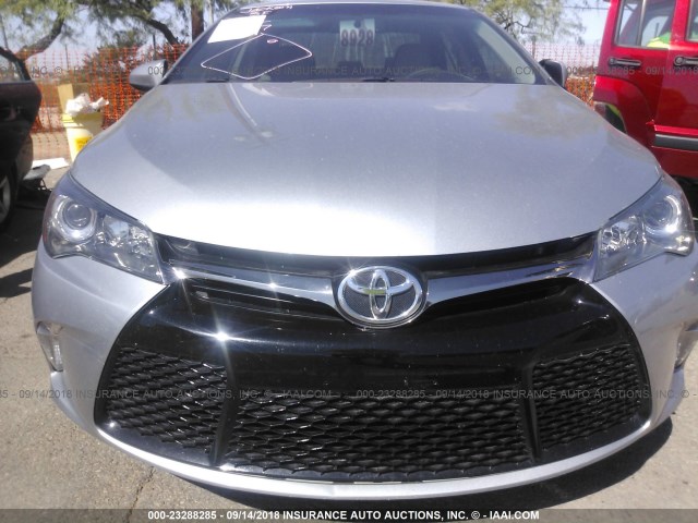 4T1BF1FK0HU363467 - 2017 TOYOTA CAMRY LE/XLE/SE/XSE 银色 照片 6