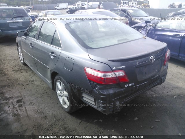 4T1BE46KX9U399589 - 2009 TOYOTA CAMRY SE/LE/XLE ნაცრისფერი ფოტო 3