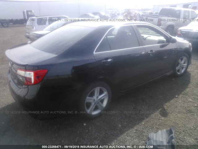 4T1BF1FKXDU709261 - 2013 TOYOTA CAMRY L/SE/LE/XLE შავი ფოტო 4