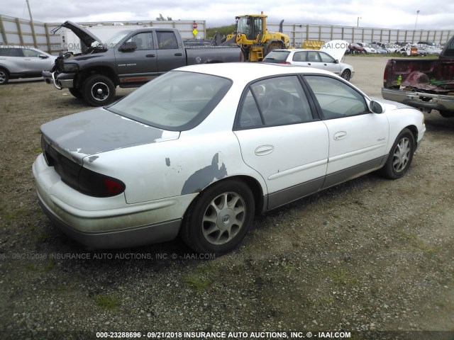 2G4WF5214W1502627 - 1998 BUICK REGAL GS 白色 照片 4