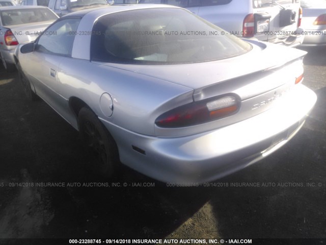 2G1FP22K422132978 - 2002 CHEVROLET CAMARO SILVER photo 3