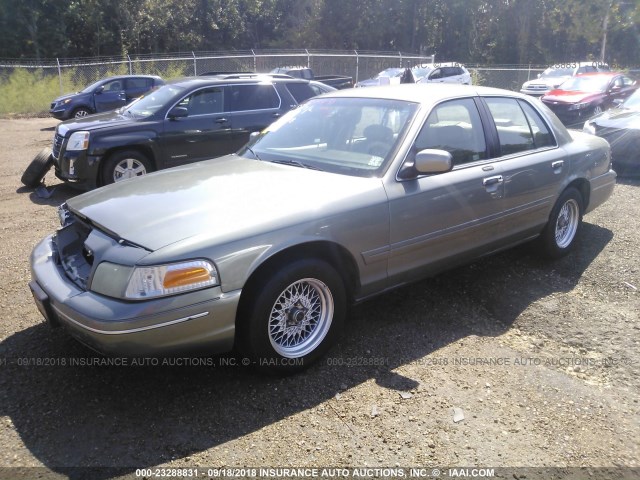 2FAFP74WX1X107143 - 2001 FORD CROWN VICTORIA LX GREEN photo 2