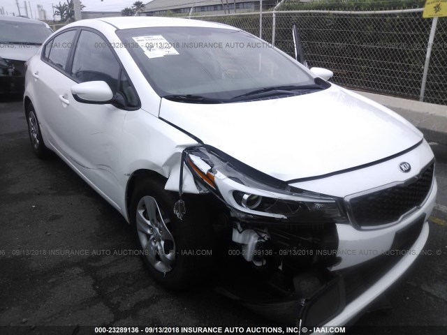 3KPFL4A76HE010149 - 2017 KIA FORTE LX/S WHITE photo 1