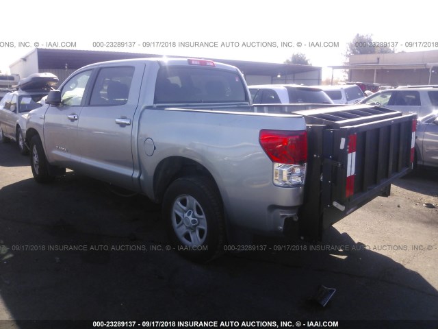 5TFEY5F16CX126273 - 2012 TOYOTA TUNDRA CREWMAX SR5 SILVER photo 3