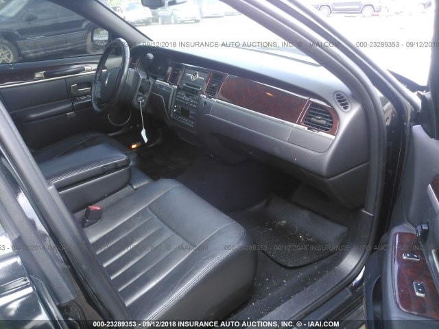 1LNHM84W37Y632602 - 2007 LINCOLN TOWN CAR EXECUTIVE L BLACK photo 5