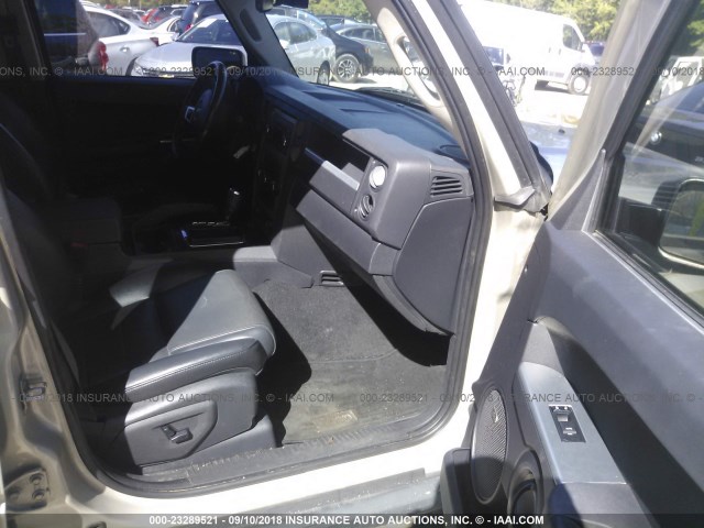 1J8HH48N28C163688 - 2008 JEEP COMMANDER SPORT Արծաթագույն լուսանկար 5