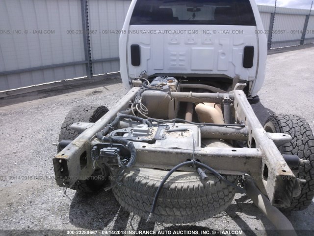 1GB2CUEG7FZ129178 - 2015 CHEVROLET SILVERADO C2500 HEAVY DUTY WHITE photo 6