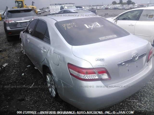 4T1BK3EK9BU627205 - 2011 TOYOTA CAMRY SE/LE/XLE ვერცხლისფერი ფოტო 3