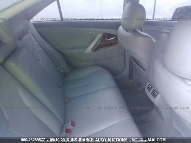 4T1BK3EK9BU627205 - 2011 TOYOTA CAMRY SE/LE/XLE ვერცხლისფერი ფოტო 8