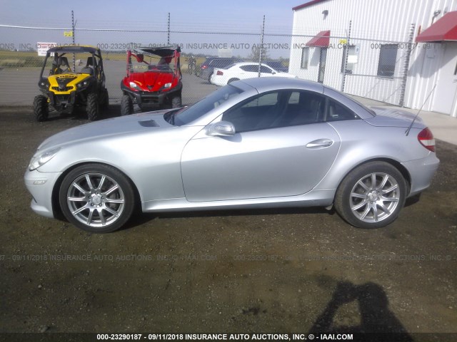WDBWK56F05F051692 - 2005 MERCEDES-BENZ SLK 350 银色 照片 6