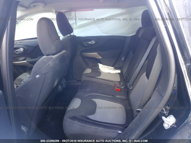 1C4PJLCB2JD540437 - 2018 JEEP CHEROKEE LATITUDE Czarny zdjęcie 8