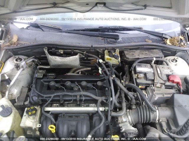 1FAHP32N88W142684 - 2008 FORD FOCUS S/SE SILVER photo 10