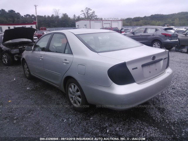 4T1BE30K72U552826 - 2002 TOYOTA CAMRY LE/XLE/SE Сұр фото 3