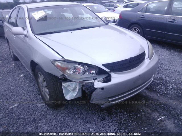 4T1BE30K72U552826 - 2002 TOYOTA CAMRY LE/XLE/SE Сұр фото 6
