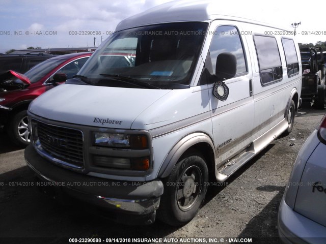 1GDFG15R3Y1123117 - 2000 GMC SAVANA RV G1500 WHITE photo 2