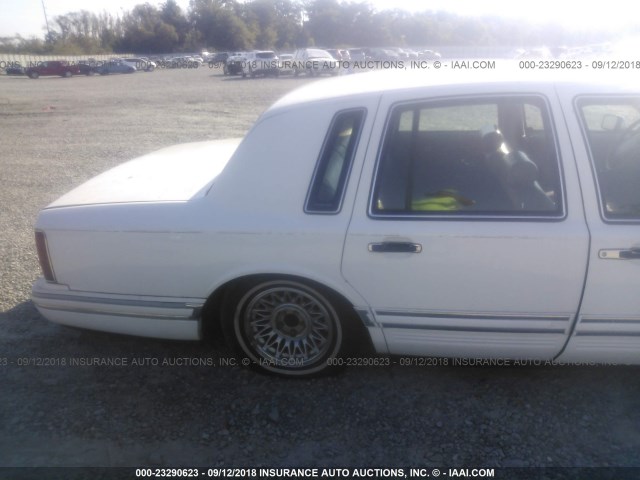 1LNLM81W0RY756313 - 1994 LINCOLN TOWN CAR EXECUTIVE WHITE photo 6