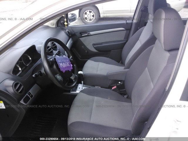 KL1TD6DE7AB048697 - 2010 CHEVROLET AVEO LS/LT WHITE photo 5