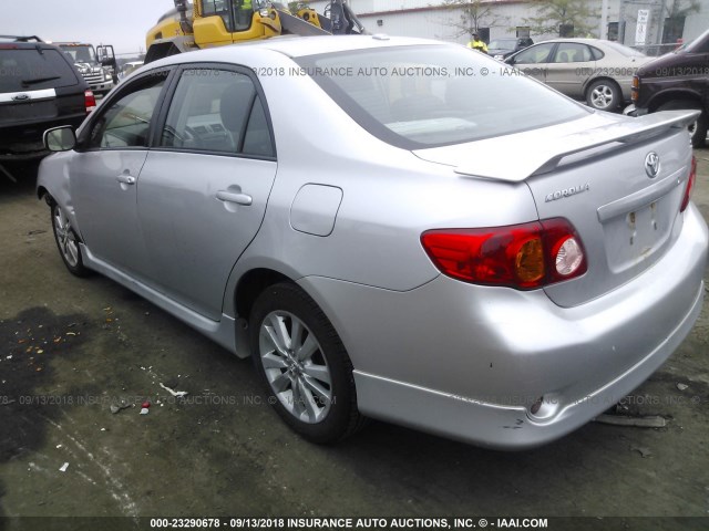 1NXBU4EE0AZ244391 - 2010 TOYOTA COROLLA S/LE/XLE SILVER photo 3