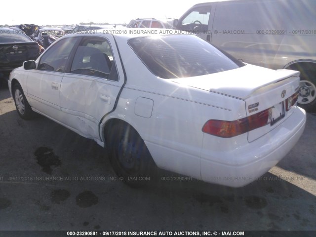 JT2BG22K2Y0429272 - 2000 TOYOTA CAMRY CE/LE/XLE 白色 照片 3
