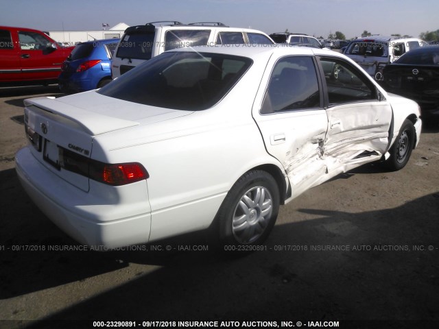 JT2BG22K2Y0429272 - 2000 TOYOTA CAMRY CE/LE/XLE 白色 照片 4