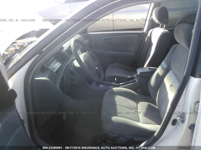 JT2BG22K2Y0429272 - 2000 TOYOTA CAMRY CE/LE/XLE 白色 照片 5