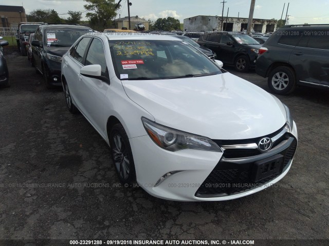 4T1BF1FK0GU578457 - 2016 TOYOTA CAMRY LE/XLE/SE/XSE WHITE photo 1