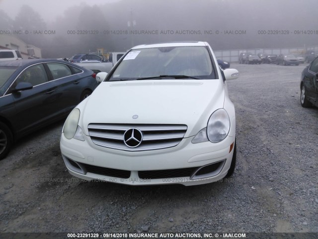 4JGCB75E96A013588 - 2006 MERCEDES-BENZ R 500 WHITE photo 6