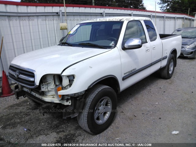 5TBRN341X2S303342 - 2002 TOYOTA TUNDRA ACCESS CAB SR5 WHITE photo 2