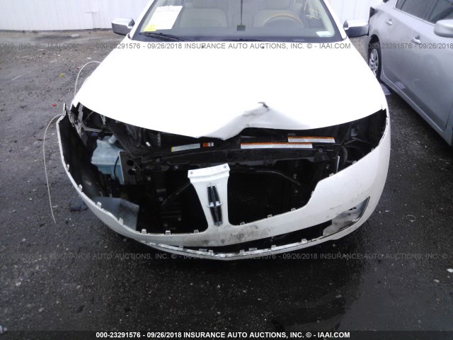 3LNDL2L31BR770670 - 2011 LINCOLN MKZ HYBRID WHITE photo 6