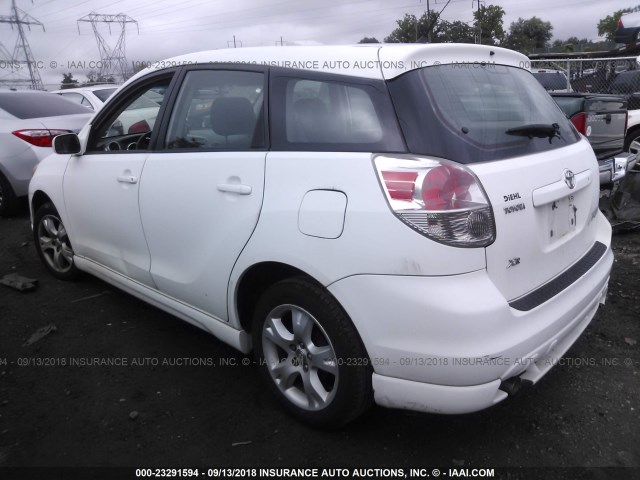 2T1KR32E26C603880 - 2006 TOYOTA COROLLA MATRIX XR WHITE photo 3