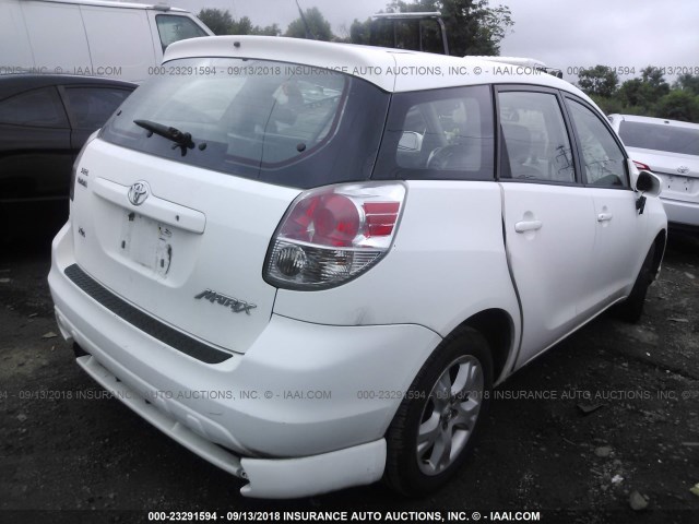 2T1KR32E26C603880 - 2006 TOYOTA COROLLA MATRIX XR WHITE photo 4