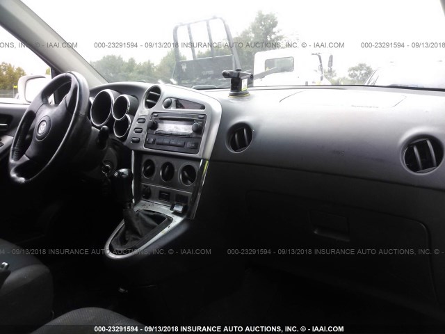 2T1KR32E26C603880 - 2006 TOYOTA COROLLA MATRIX XR WHITE photo 5