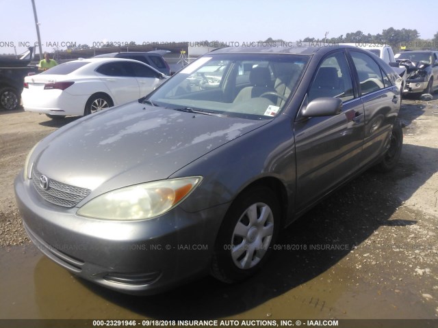 4T1BE32K12U524842 - 2002 TOYOTA CAMRY LE/XLE/SE Күміс фото 2