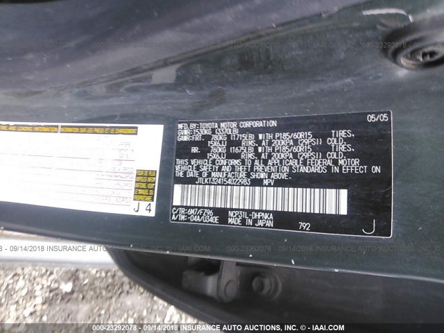 JTLKT324154022983 - 2005 TOYOTA SCION XB GREEN photo 9