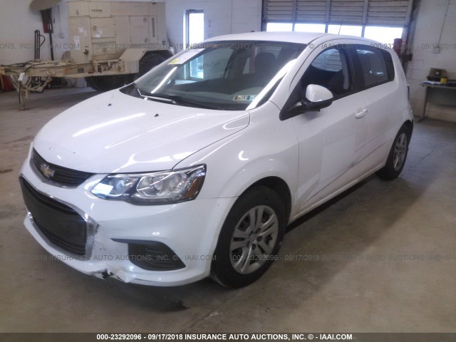 1G1JG6SH5H4147367 - 2017 CHEVROLET SONIC WHITE photo 2