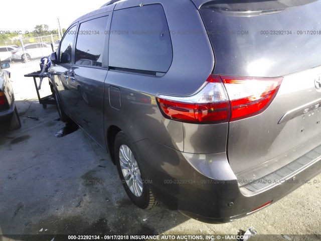 5TDYZ3DC0HS796448 - 2017 TOYOTA SIENNA XLE/LIMITED GRAY photo 3