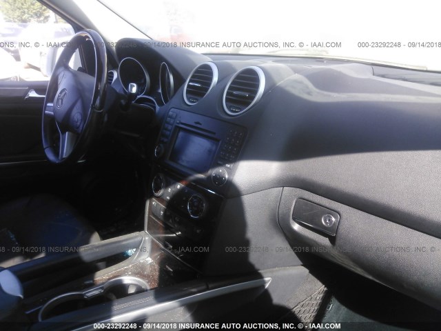 4JGBB8GB2BA645847 - 2011 MERCEDES-BENZ ML 350 4MATIC WHITE photo 5