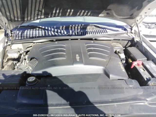 5LMEU78H83ZJ17847 - 2003 LINCOLN AVIATOR 银色 照片 10