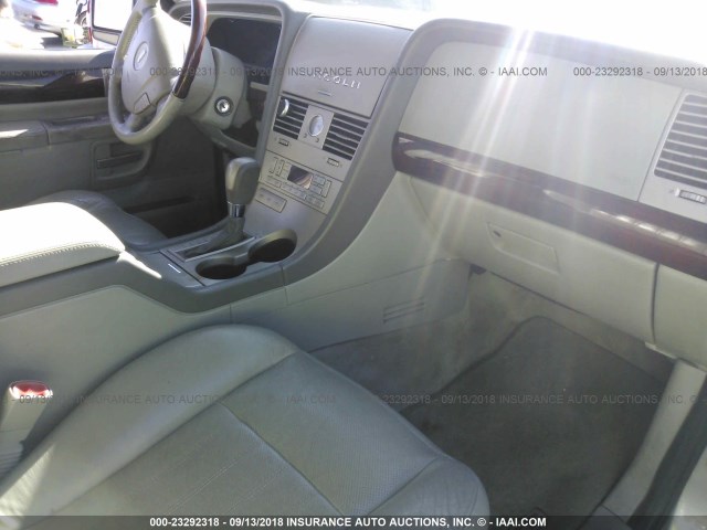 5LMEU78H83ZJ17847 - 2003 LINCOLN AVIATOR 银色 照片 5