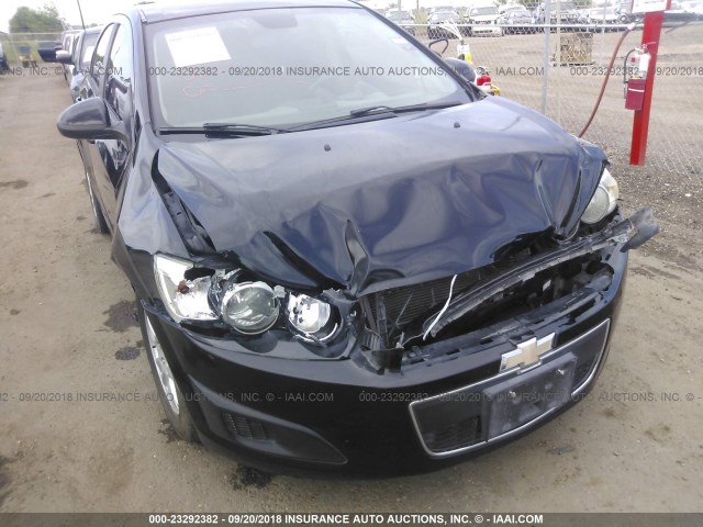 1G1JA5SH8C4144838 - 2012 CHEVROLET SONIC LS 黑色 照片 6