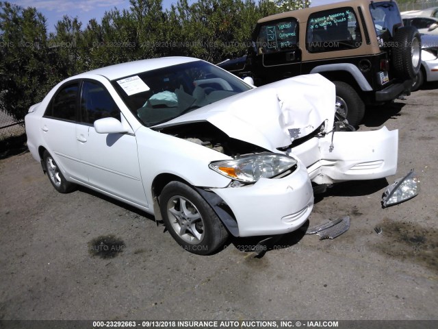 4T1BE32K52U111032 - 2002 TOYOTA CAMRY LE/XLE/SE 白色 照片 1